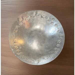 Palmer Smith Aluminum Bowl #230 Floral Design Vintage Hand Crafted 8 1/4"